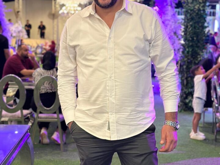 أحمد أسامة يهنىء شقيقته دنيا وزوجها محمود بالزفاف السعيد