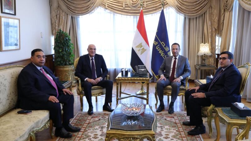 وزير الاتصالات ورئيس هيئة قضايا الدولة  يشهدان توقيع تعاون لتعزيز التعاون في مجالات التحول الرقمي وبناء القدرات الرقمية في مجال الذكاء الاصطناعي