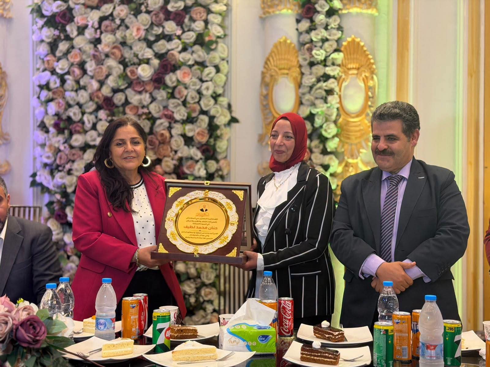 نائب محافظ القاهرة للمنطقة الشرقية  تكرم رئيس حي السلام ثان وتوليها رئاسة النزهة