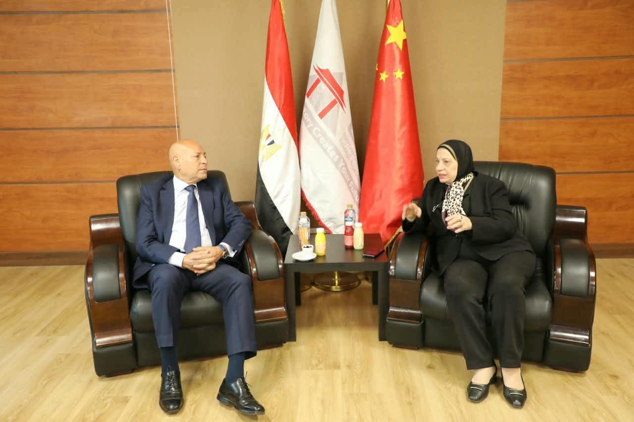 محافظ القاهرة يزور الجامعة المصرية الصينية لبحث سبل تعزيز التعاون المشترك