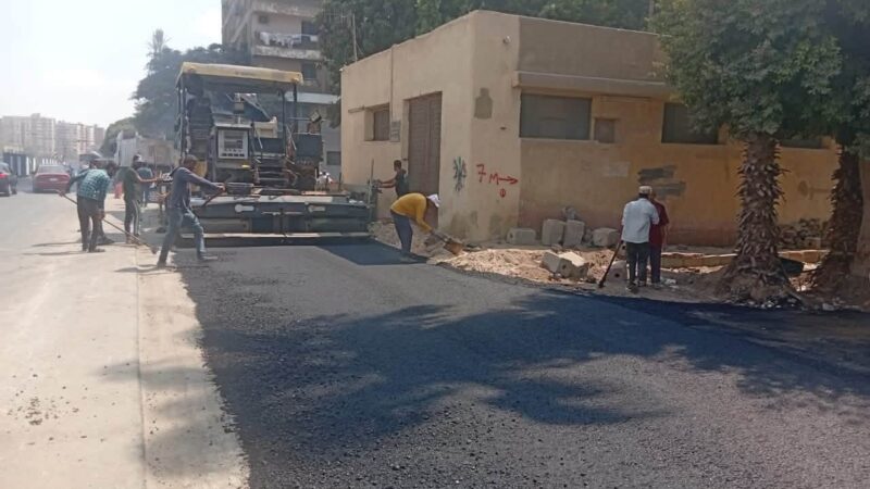 رئيس حي الأميرة تتابع تنفيذ أعمال صيانة وتطوير شاملة في شارع السواح