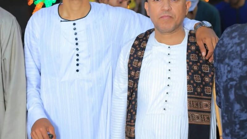 الإعلامي محمود كمال يهنئ آل ريان بزفاف الأستاذ عمرو