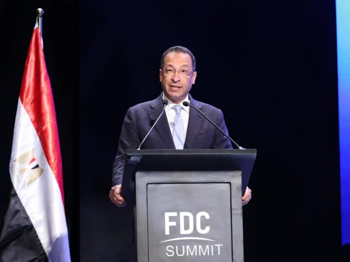 وزير الاتصالات يفتتح فعاليات الدورة الثامنة من قمة FDC Summit