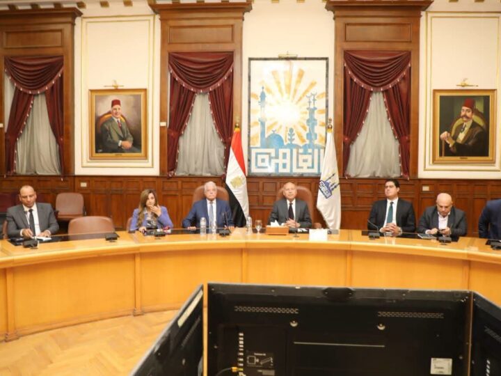 محافظ القاهرة يتابع الموقف التنفيذى لمشروع تطوير منطقة القاهرة الخديوية