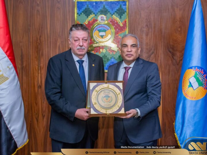 مجلس جامعة طنطا يكرّم الدكتور حسن التطاوي تقديرًا لمسيرته الحافلة بالعطاء وإسهاماته في تطوير المستشفيات الجامعية