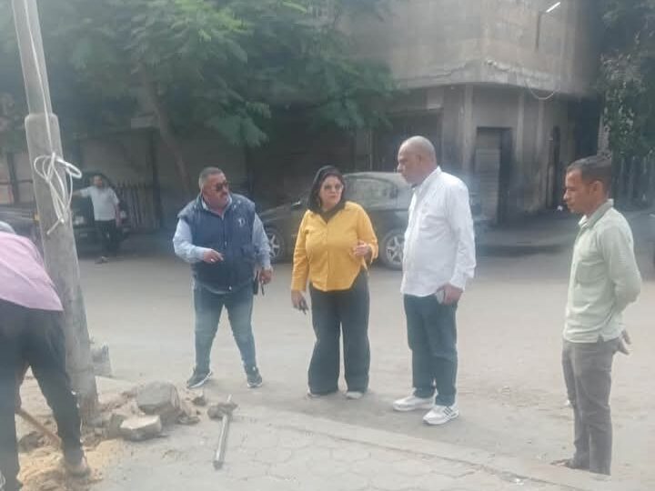 رئيس حي الأميرية تتفقد بدء أعمال التطوير ورفع الكفاءة بعدة مناطق بالحى