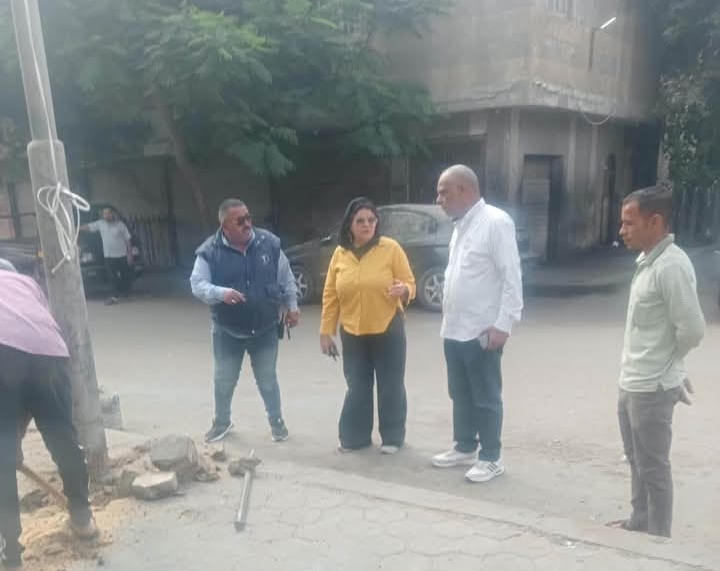 رئيس حي الأميرية تتفقد بدء أعمال التطوير ورفع الكفاءة بعدة مناطق بالحى